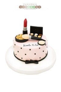 Tort z Kosmetykami dla Dziewczyny