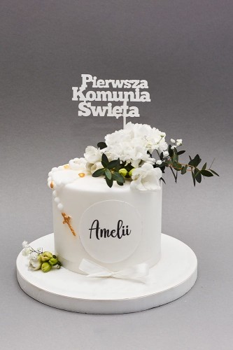 tort-komunijny-z-rozancem-zywymi-kwiatami-topperem-pierwsza-komunia-swieta-cukiernia-krakow-zatorscy-dowoz-dostawa-naturalne-skladniki.jpg