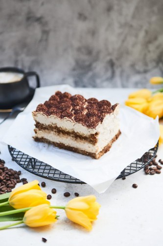 Tiramisu-ciasto-kup-w-cukierni-online-krakow-cukiernia-zatorscy-z-dostawa.jpg