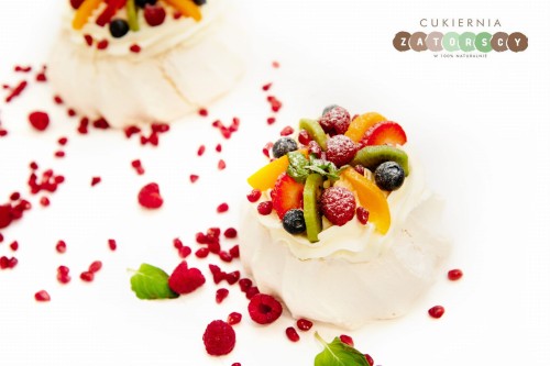 mini-beza-pavlova-z-owocami-truskawka-malina-granat-smietana-naturalna-cukiernia-krakow-zatorscy-sklep-online-dostawa-do-domu.jpg