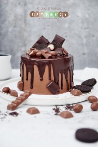  Tort klasyczny Mini Drip Cake z Czekoladkami