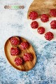 ciasteczka-mini-babeczki-z-malinami-cukiernia-zatorscy-krakow-zamowienia-online-dostawa-do-domu-grys-malinowe-pyszny-krem-naturalne-ciastka.jpg