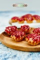 ciasteczka-mini-babeczki-z-malinami-cukiernia-zatorscy-krakow-zamowienia-online-dostawa-do-domu-grys-malinowe-pyszny-krem-naturalne-ciastka-słodkie-stoly.jpg